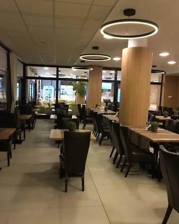 托米斯酒店 3*